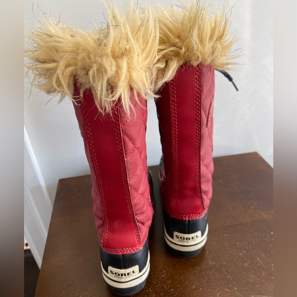 LIKE NEW ! SOREL LACE UP WATERPROOF INSULATED BOOT - Picture 2 of 9